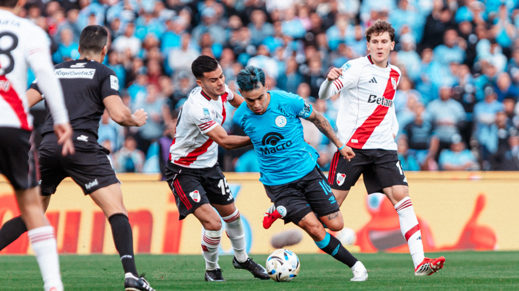 Belgrano informó que el partido frente a River Plate, por la fecha 13 del Clausura, se disputará en el Estadio Mario Alberto Kempes y contará con público visitante.