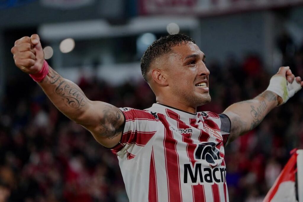 La Gloria enfrentará este viernes desde las 19 a su principal perseguidor en la Zona A del Torneo Clausura. El partido se disputará en Florencio Varela, por la fecha 13.
