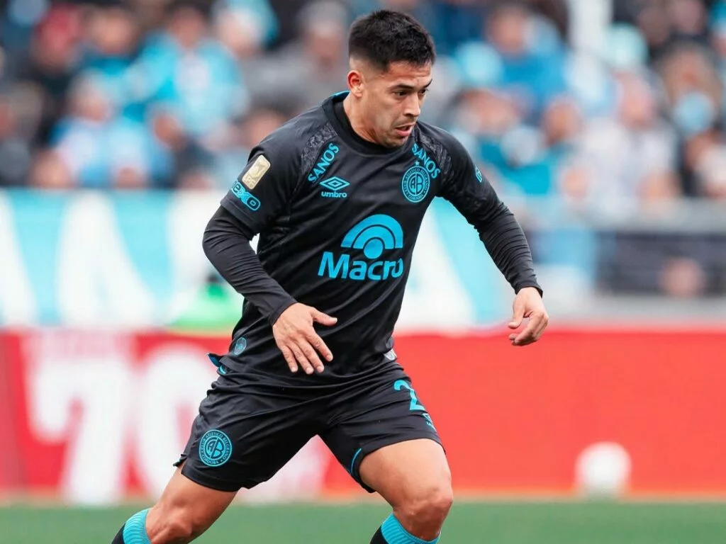 El delantero sufrió una distensión en el recto anterior del cuádriceps izquierdo y ya inició su recuperación. Su disponibilidad será evaluada día a día por los médicos del club.