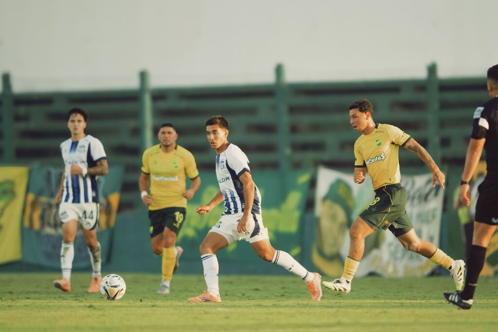 Talleres enfrentará a Defensa y Justicia este sábado 24 de octubre, desde las 17.00, en el estadio Mario Alberto Kempes. Juan Pafundi será el árbitro y el partido se podrá ver por ESPN Premium.