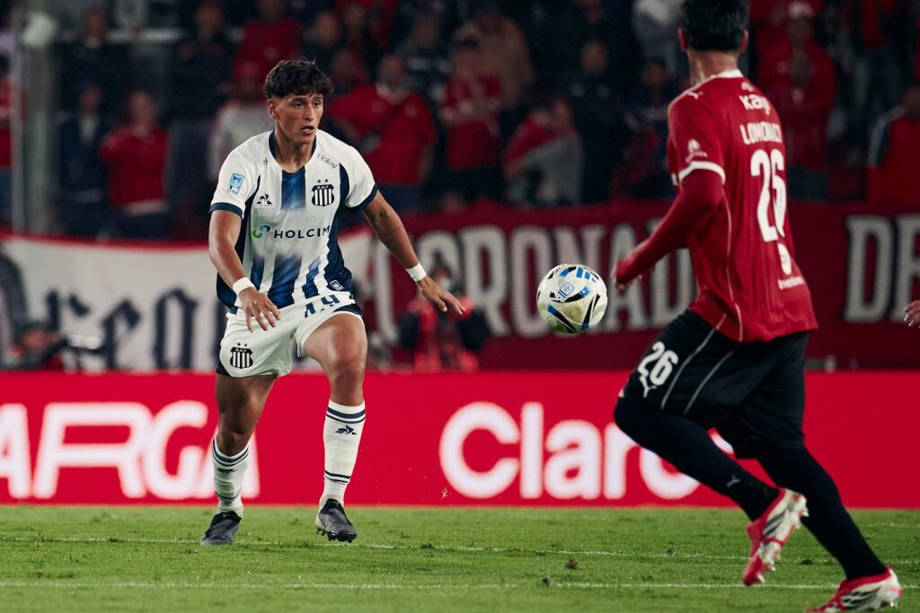 El Matador y el Rojo se enfrentarán este domingo 11 de octubre en el estadio Mario Alberto Kempes, con arbitraje de Sebastián Zunino y televisación de TNT Sports.