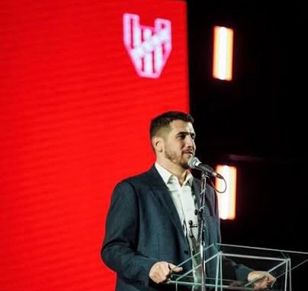 El club informó un resultado positivo de $1.054 millones y un patrimonio de $23.566 millones. Las cifras serán presentadas este sábado ante los socios.